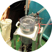 リン酸被膜槽の清浄度維持にも使え簡単に5ミクロン粉が回収できる。